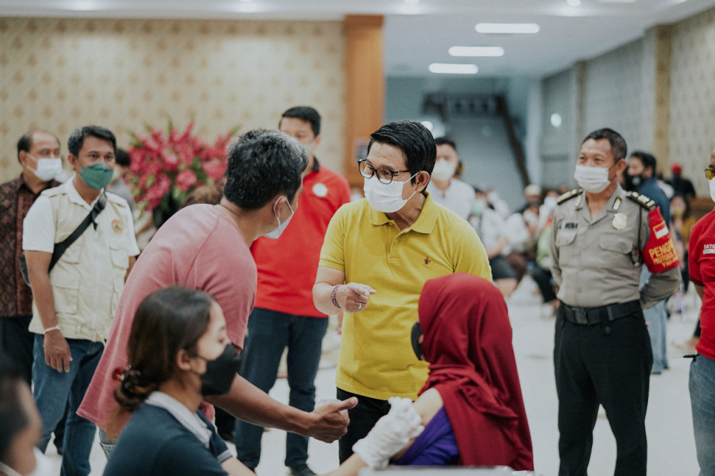 Sekda Badung Tinjau Pelaksanaan Vaksin Booster Untuk Masyarakat Umum